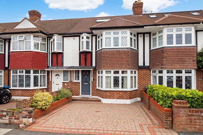 3 Bedroom Terraced House For Sale In Aragon Road, Morden, SM4