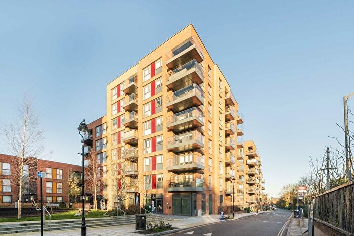 1 Bedroom Flat For Sale In Copley Close, Ealing, W7