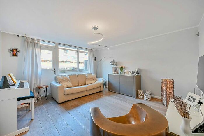 1 Bedroom Flat To Rent In Cheyne Path, Hanwell, London, W7