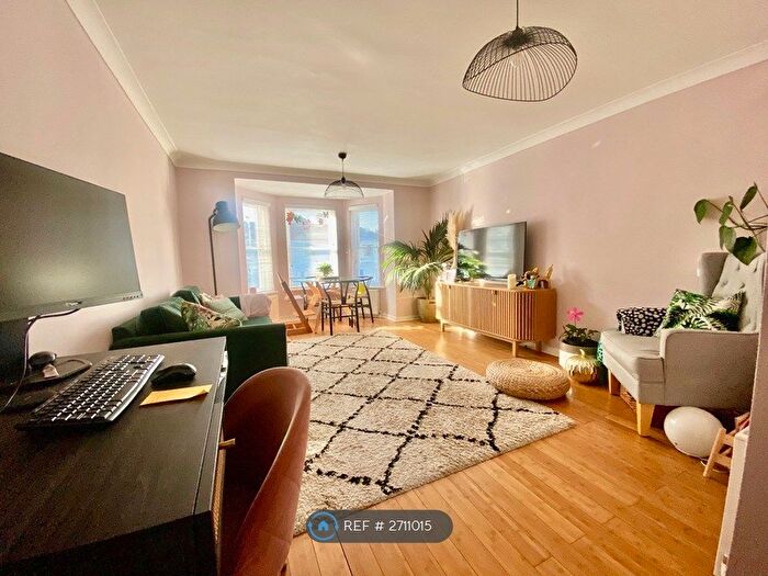 2 Bedroom Flat To Rent In Denmark Villas, Hove, BN3