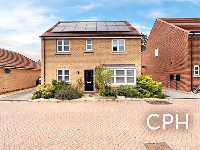 4 Bedroom Detached House For Sale In Fenton Drive, West Ayton, YO13