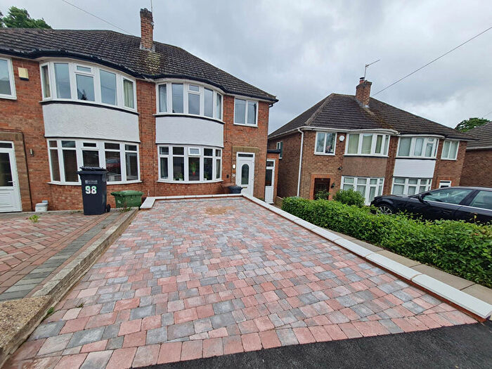 3 Bedroom Semi-Detached House To Rent In Eden Road, Solihull, B92