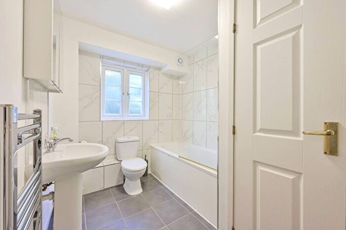 2 Bedroom Flat To Rent In Selhurst Close, Wimbledon Common, London, SW19