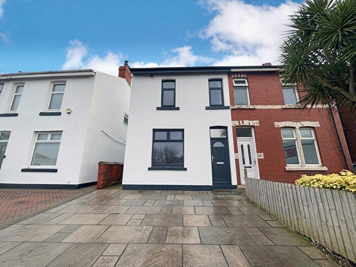 3 Bedroom Semi Detached House For Sale In Vicarage Lane, Marton, FY4