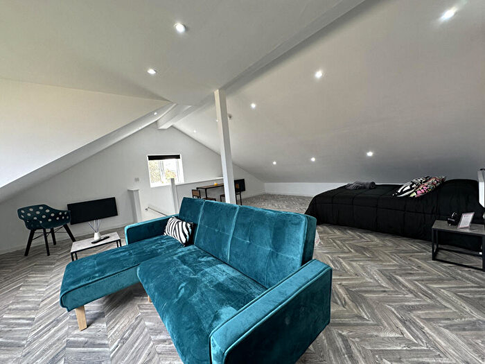 1 Bedroom Flat To Rent In Queens Road, Leeds, LS6