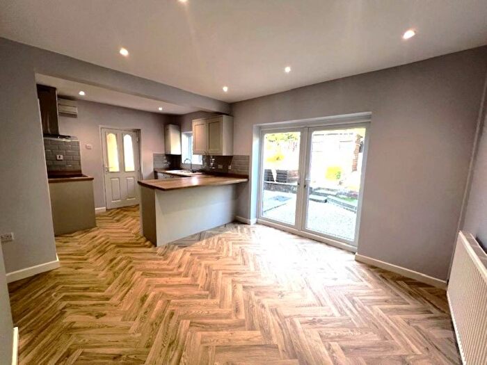 3 Bedroom Semi-Detached House To Rent In Dyer Road, Jump, Barnsley, S74