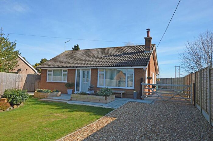 2 Bedroom Detached Bungalow For Sale In Broadgate, Whaplode Drove, Spalding, PE12