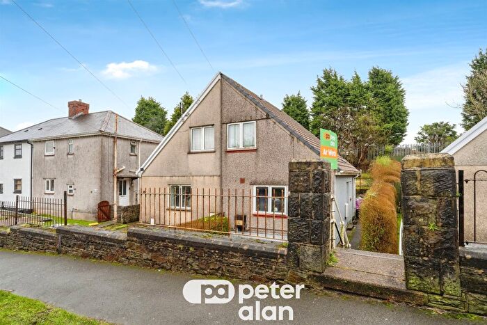 2 Bedroom Semi Detached Bungalow For Sale In Townhill Road, Mayhill, Swansea, SA1