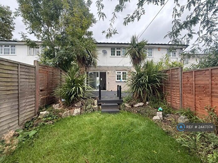 3 Bedroom Terraced House To Rent In Ravens Close, Bromley, BR2