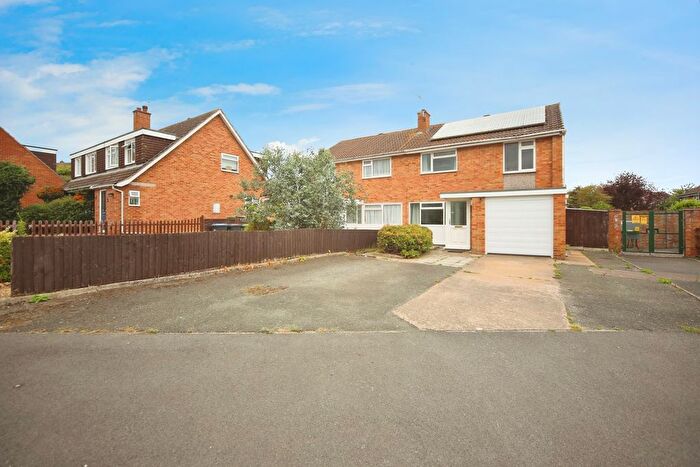 3 Bedroom Semi-detached House For Sale In Ludford Close, Stratford-Upon-Avon, Warwickshire, CV37