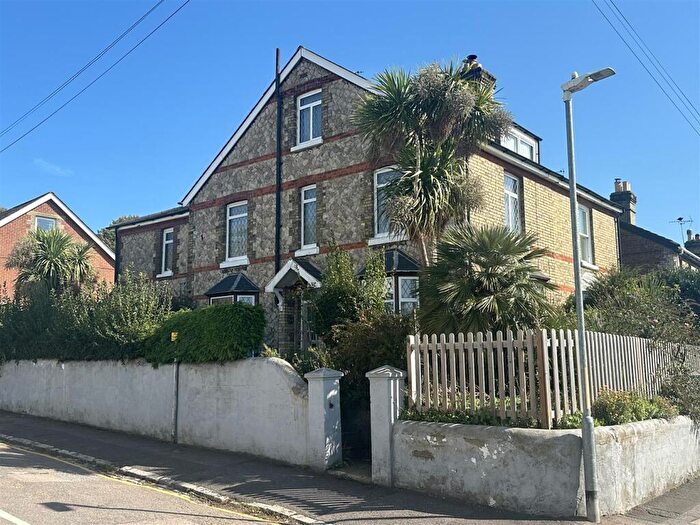 4 Bedroom Semi-Detached House For Sale In Cromwell Road, Maidstone, ME14
