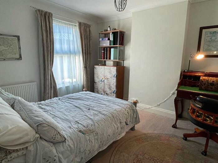 3 Bedroom End Of Terrace House For Sale In Eton Road, Burnham-On-Sea, TA8
