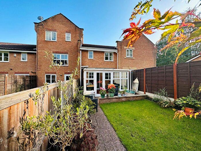 3 Bedroom House To Rent In Bramhall Way, Macclesfield, SK10