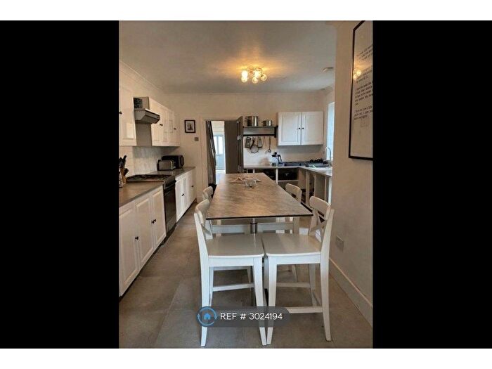 5 Bedroom Semi-Detached House To Rent In Ashley Road, Bournemouth, BH1