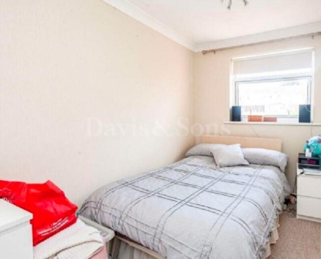 2 Bedroom Terraced House For Sale In Bideford Road, Newport., NP20