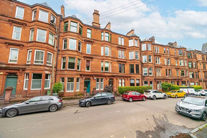 2 Bedroom Flat For Sale In Queens Park Avenue, Glasgow, G42