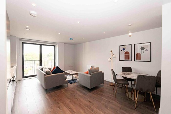 3 Bedroom Apartment To Rent In Merchants Wharf, M5