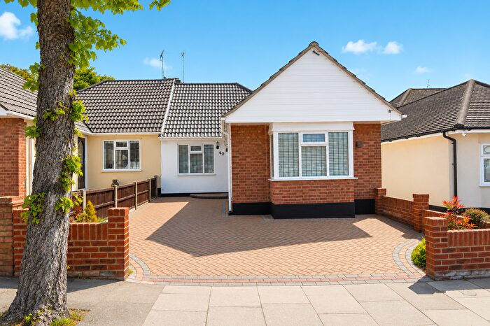 3 Bedroom Semi-Detached Bungalow For Sale In Fairfield Road, Leigh-On-Sea, SS9