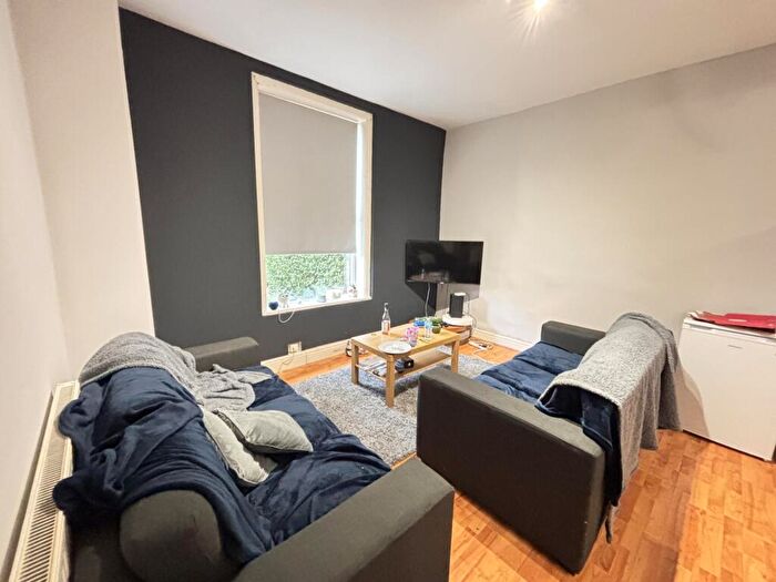 4 Bedroom House To Rent In Broomfield Road, Leeds, LS6