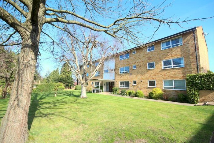 3 Bedroom Flat To Rent In The Shimmings, Boxgrove Road, Guildford, GU1