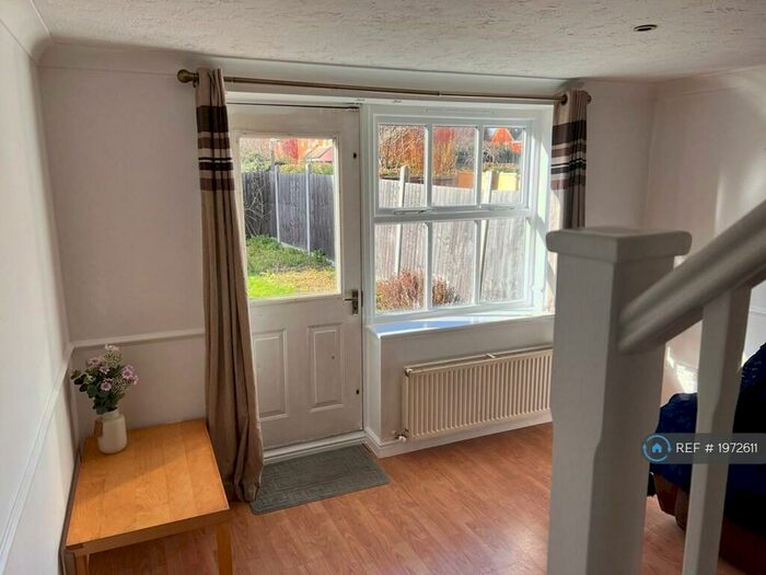 2 Bedroom Semi-Detached House To Rent In Trader Road, London, E6