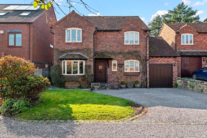 3 Bedroom Detached House For Sale In Meadow Rise, Ullenhall, Henley-in-Arden, B95