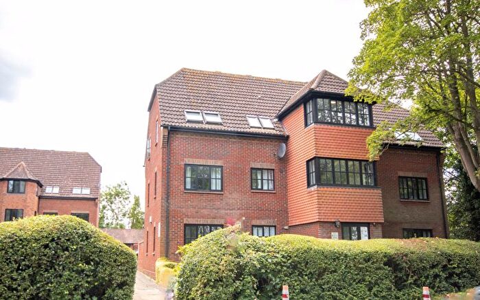 1 Bedroom Flat For Sale In Argyll Court, Sawyers Hall Lane, Brentwood, CM15
