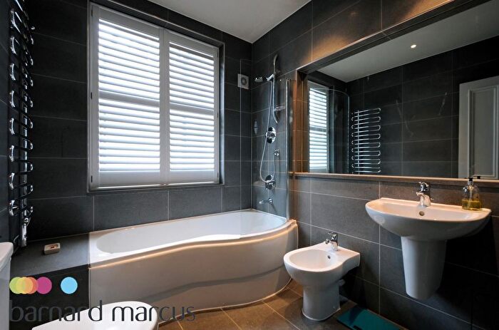 2 Bedroom Flat To Rent In Bedford Avenue, London, London, WC1B