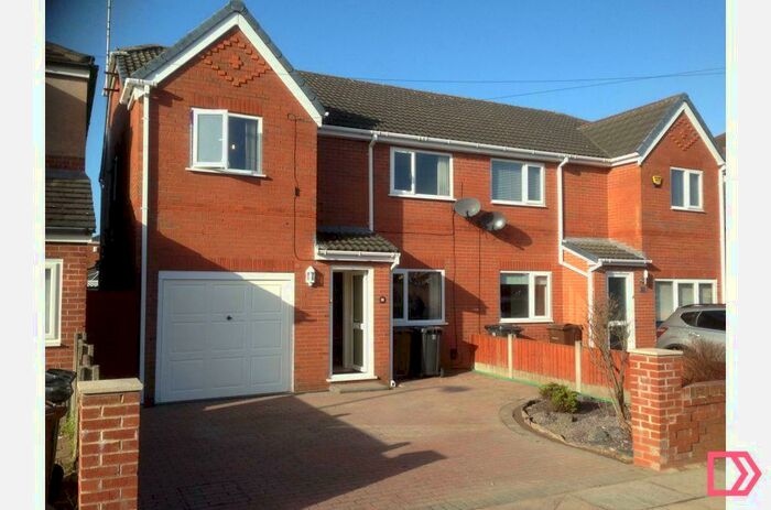 4 Bedroom Semi-Detached House To Rent In York Road, Maghull, Liverpool, Merseyside, L31