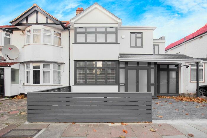 4 Bedroom Semi-Detached House To Rent In Burnley Road, London, NW10