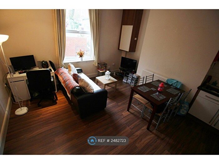 1 Bedroom Flat To Rent In Victoria Road, Leeds, LS6