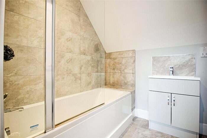 4 Bedroom House For Sale In James Farm, James Lane, Grazeley Green, RG7