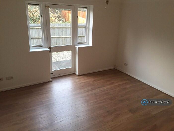 1 Bedroom Flat To Rent In Croftongate Way, London, SE4