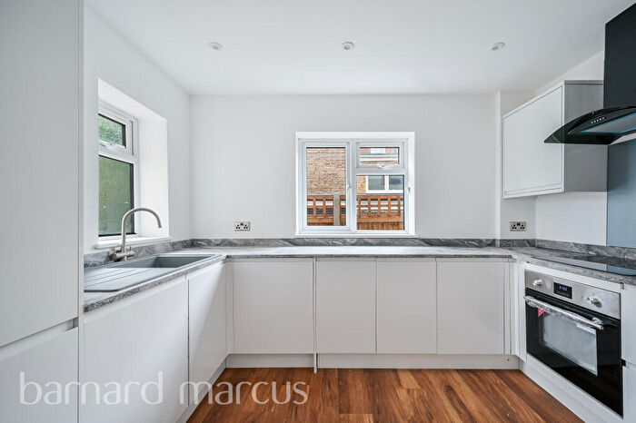 2 Bedroom Flat To Rent In Epsom Road, Epsom, KT17