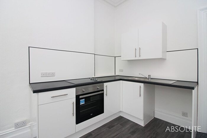 1 Bedroom Flat To Rent In Youngs Park, Paignton, TQ4