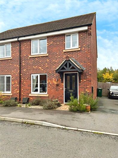 3 Bedroom Semi-Detached House For Sale In Ashlands Drive, Woodville, Swadlincote, Derbyshire, DE11