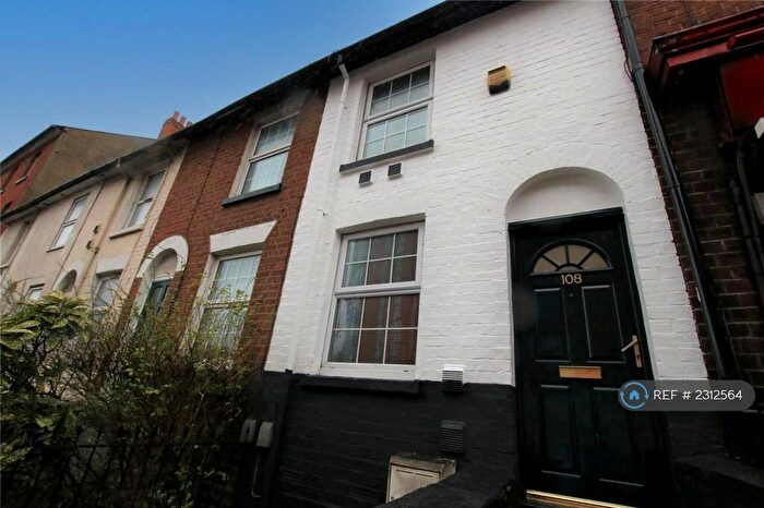 2 Bedroom Terraced House To Rent In Queens Road, Reading, RG1