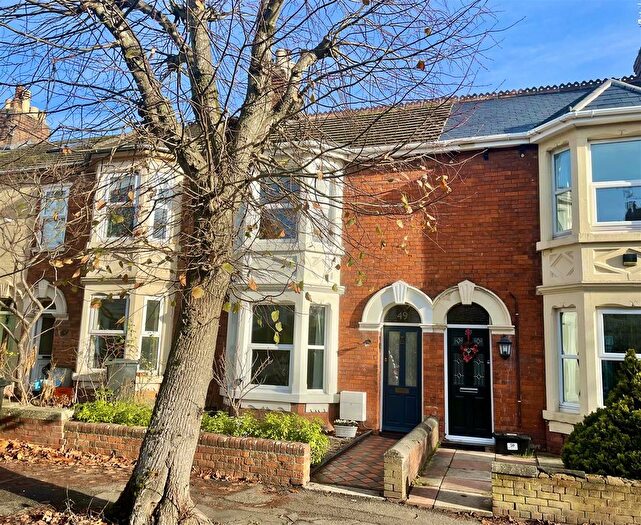 3 Bedroom Terraced House For Sale In Goddard Avenue, Swindon, SN1