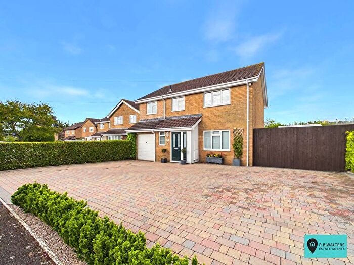 4 Bedroom Detached House For Sale In Oxmoor, Abbeydale, GL4