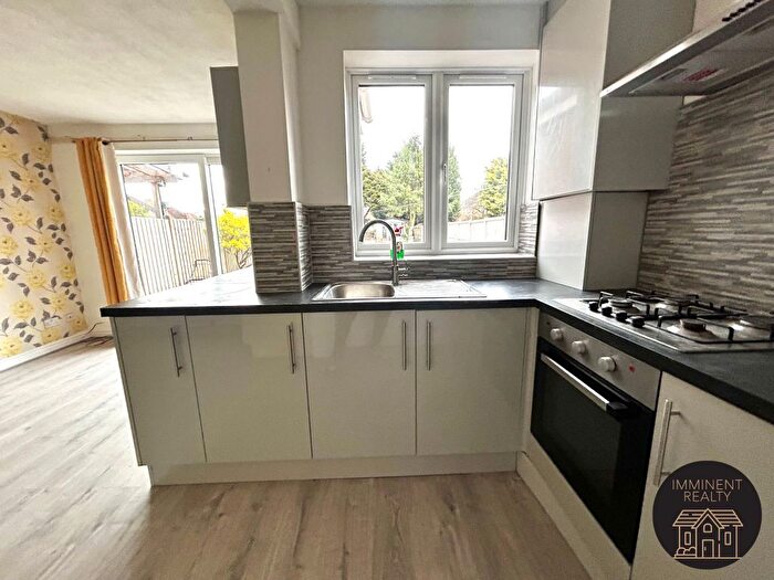 3 Bedroom Semi-detached House To Rent In Kingsway Road, WV10