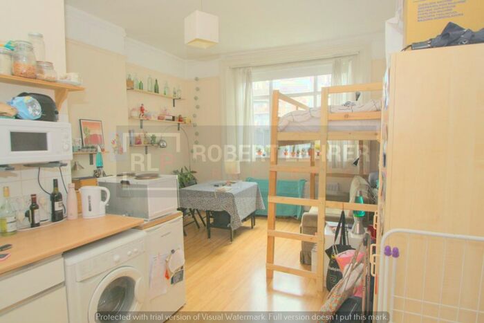 Studio To Rent In Woodberry Grove, Finsbury Park, N4