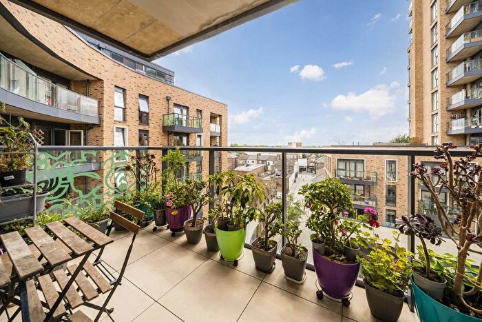 2 Bedroom Flat For Sale In Unity Lane, Hounslow, TW3