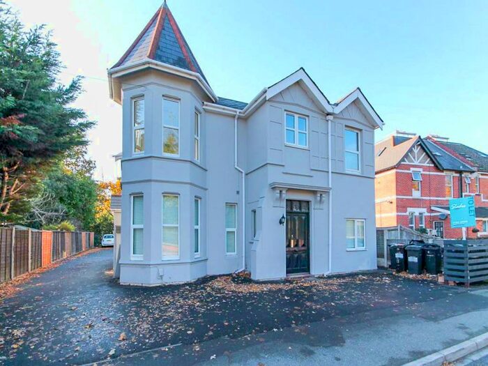 2 Bedroom Flat To Rent In Wimborne Road, Bournemouth, Dorset, BH3