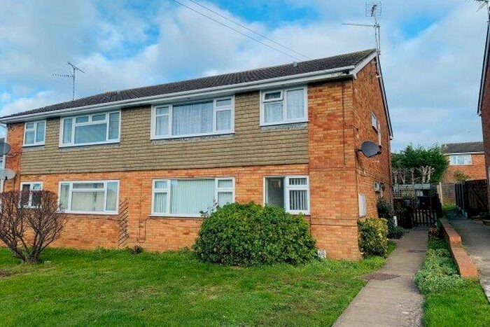 2 Bedroom Property To Rent In Harvey Road, Evesham, WR11