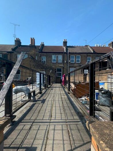 1 Bedroom Studio To Rent In Heron Mews, Ilford, IG1