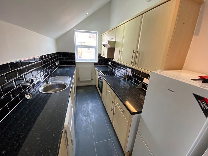 1 Bedroom Flat To Rent In Elm Park Road, Reading, RG30
