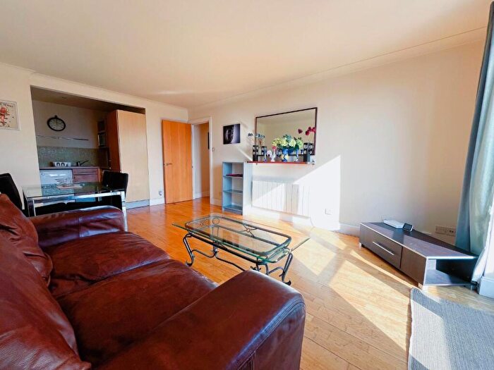 2 Bedroom Apartment To Rent In Merchants Quay, East Street, Leeds, LS9