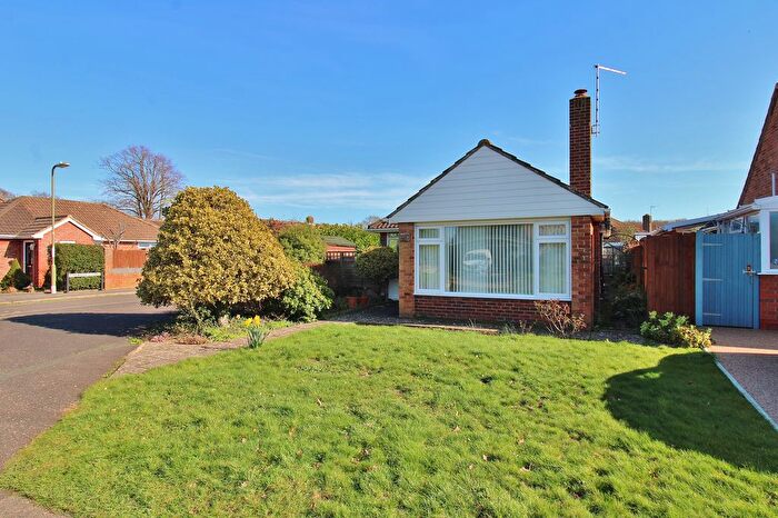 2 Bedroom Detached Bungalow For Sale In Burnt House Lane, Stubbington, Fareham, PO14