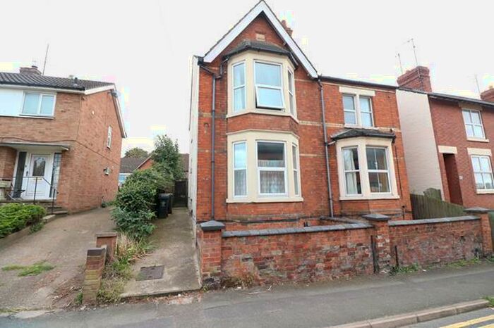 1 Bedroom Flat To Rent In Portland Road, Rushden, NN10