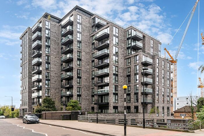 2 Bedroom Flat To Rent In Camley Street, King Cross, N1C